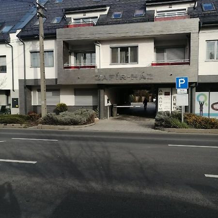 Zafirgyoengy Apartmanok Sárvár Exteriör bild